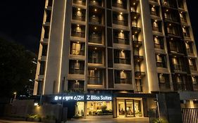 Z Bliss Suites, Bkc